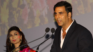 Dr. Rishma Pai with Akshay Kumar